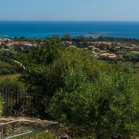 Casa Della Luna בודוני